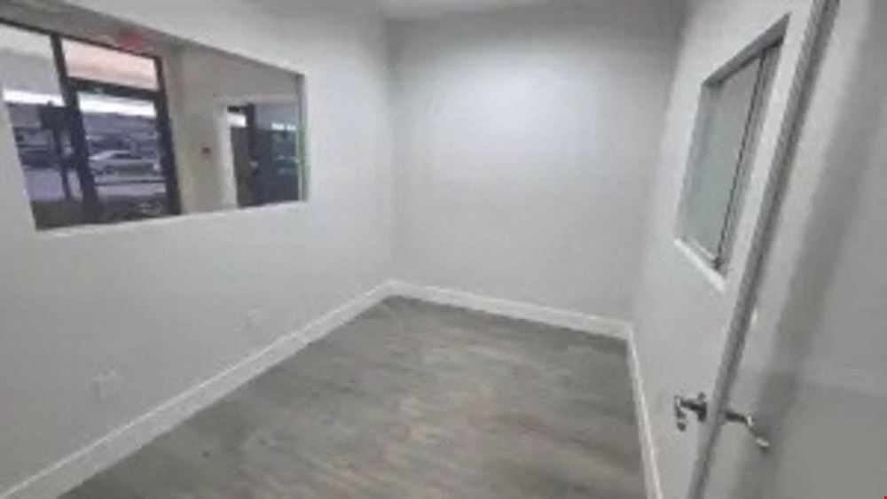 1736 SF Suite 203 PROFESSIONAL & MEDICAL OFFICE SPACE FOR LEASE