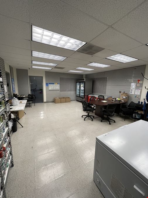 Warehouse with Showroom/Office