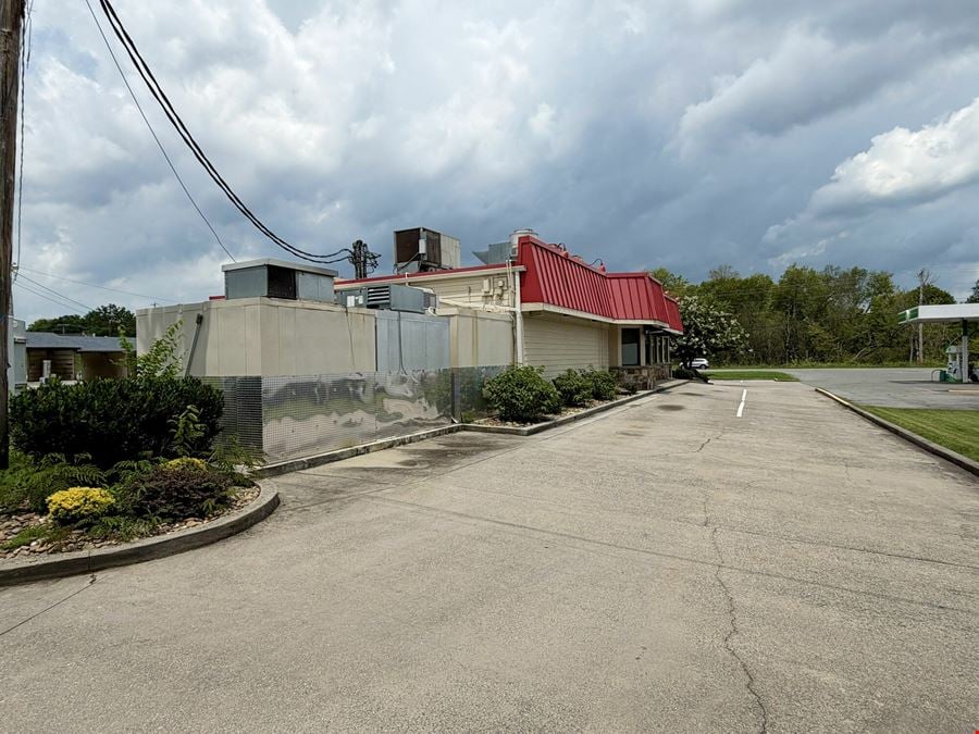 523 Louisville Road