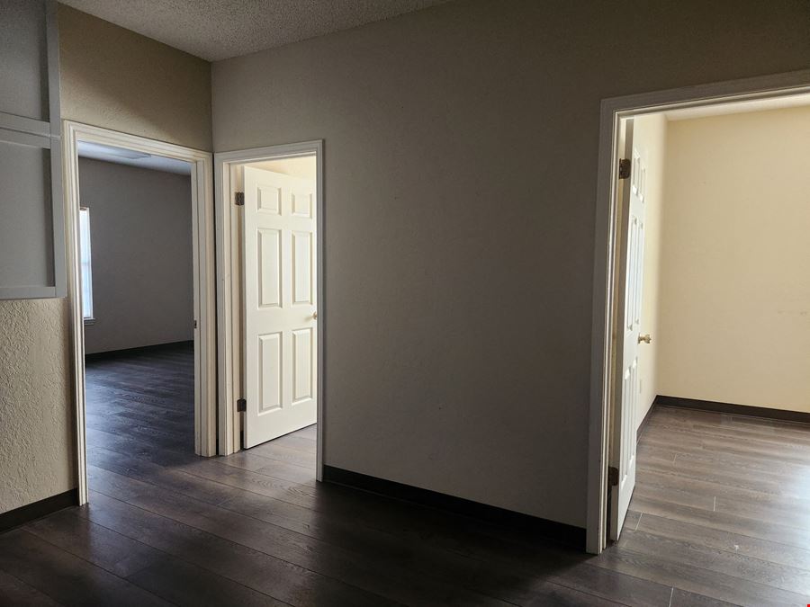 1,800 SF Office-Retail Building For Sale or Lease