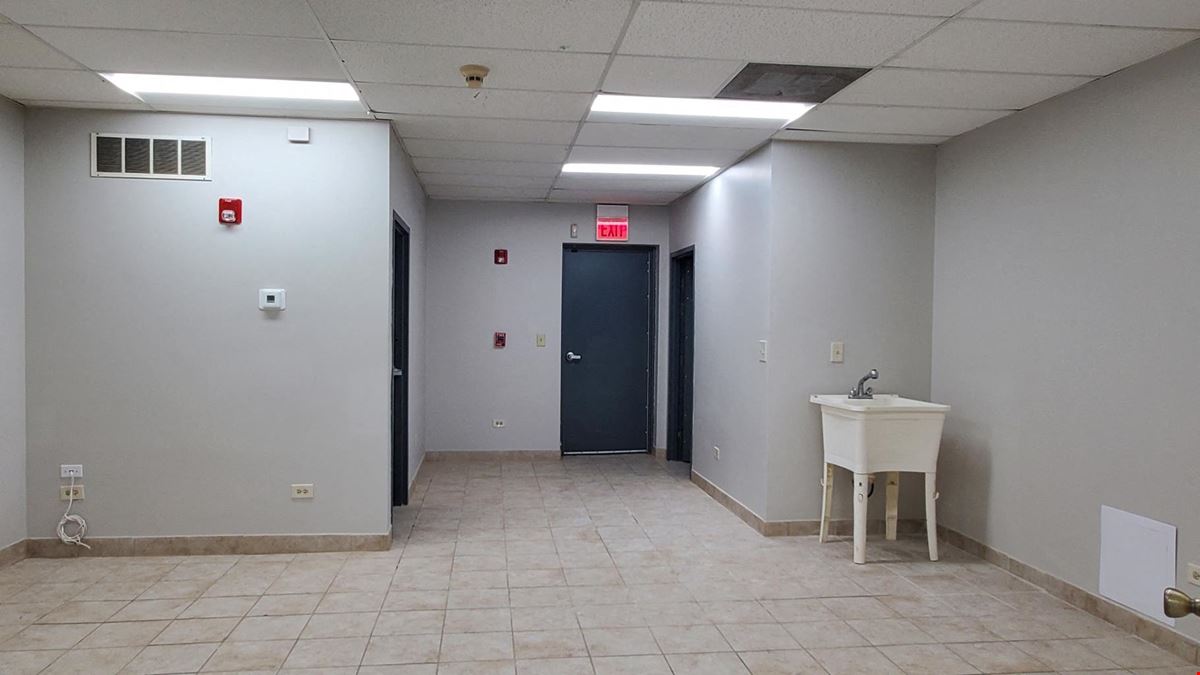 1346 W Irving Park Rd