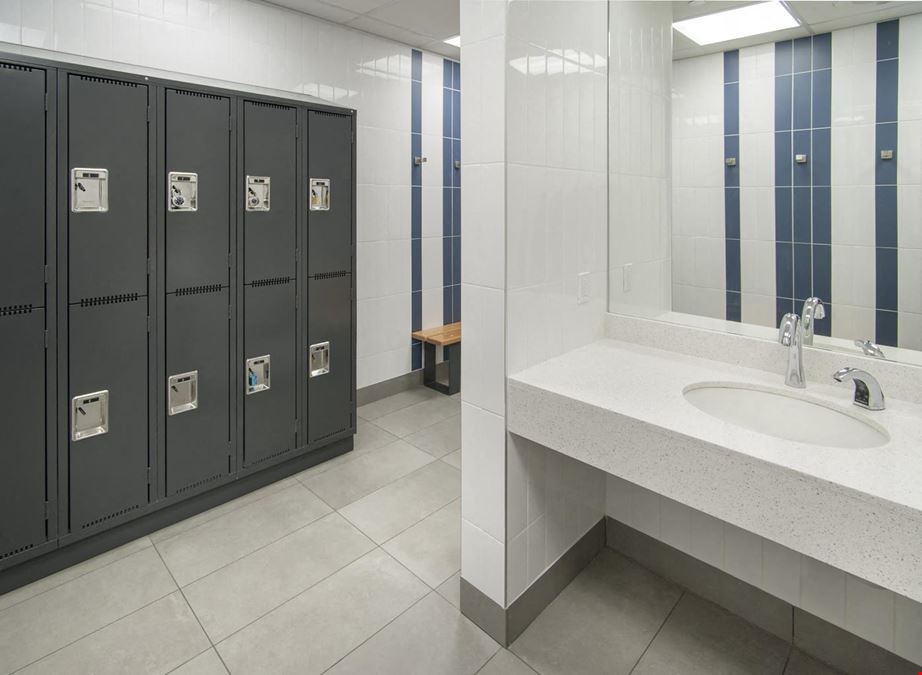 1140 W Pender St, Sun Life Financial Centre 