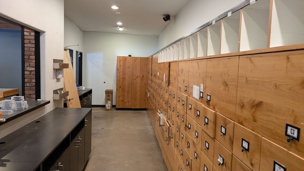 High Profile and Versatile Commercial Suite (s)