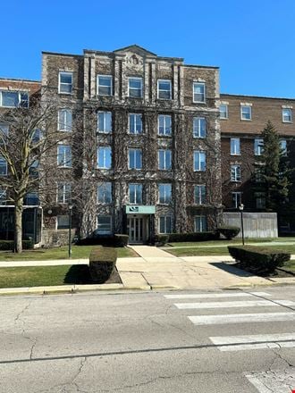 Preview of Office space for Rent at 5015 North Paulina Street