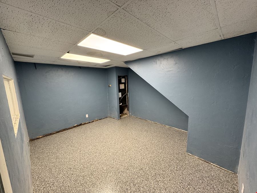 Office/Retail/Flex Space For Lease - 2,675 SF