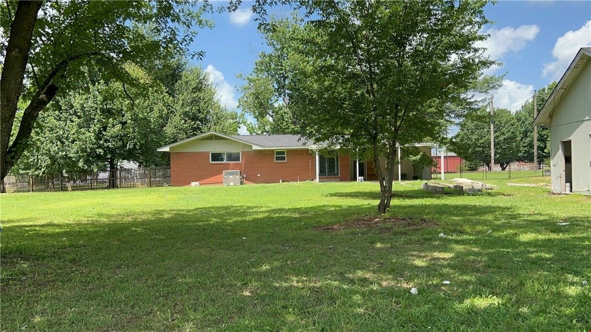2025 S Dixieland Rd
