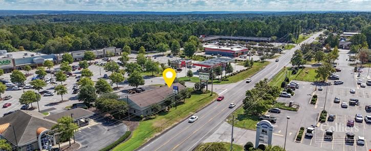 ±1,904 SF Retail Space located in Kennerly Crossing shopping center | Broad River Road