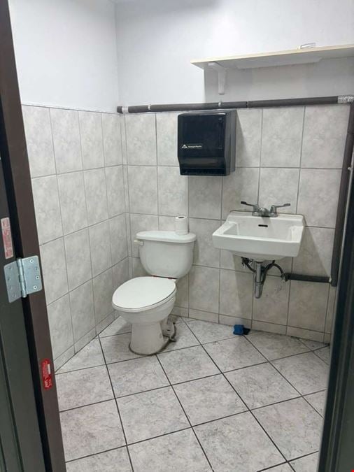 781 E 14th Pl 