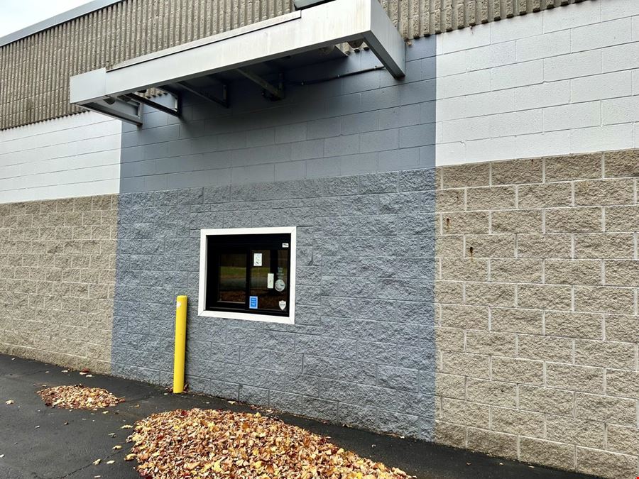 Retail Drive Through on Saginaw Hwy Lansing