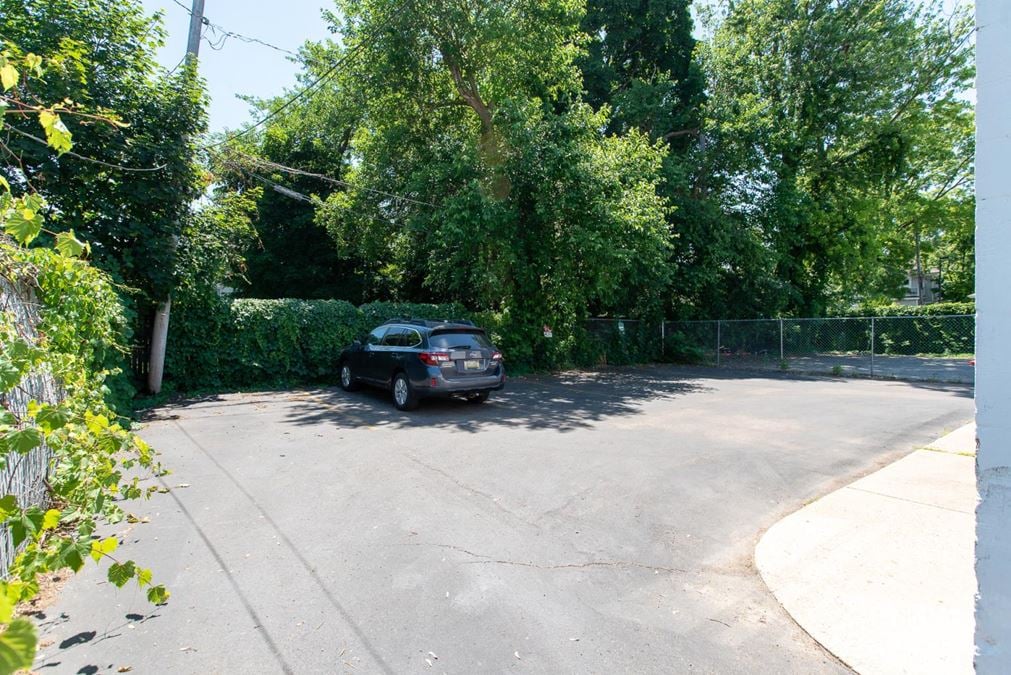 1432 Wealthy St SE