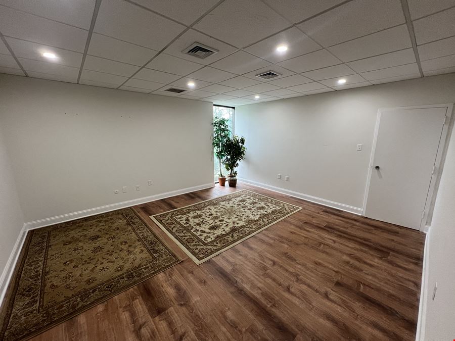1223 W Chester Pike