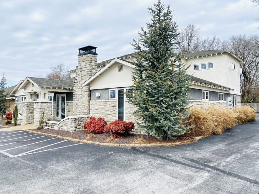 1,200' Class A Office For Lease near Sunshine & National