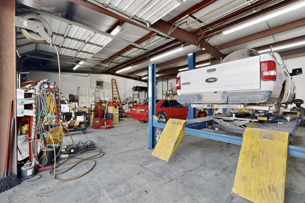 VERSATILE RETAIL/ WAREHOUSE PROPERTY
