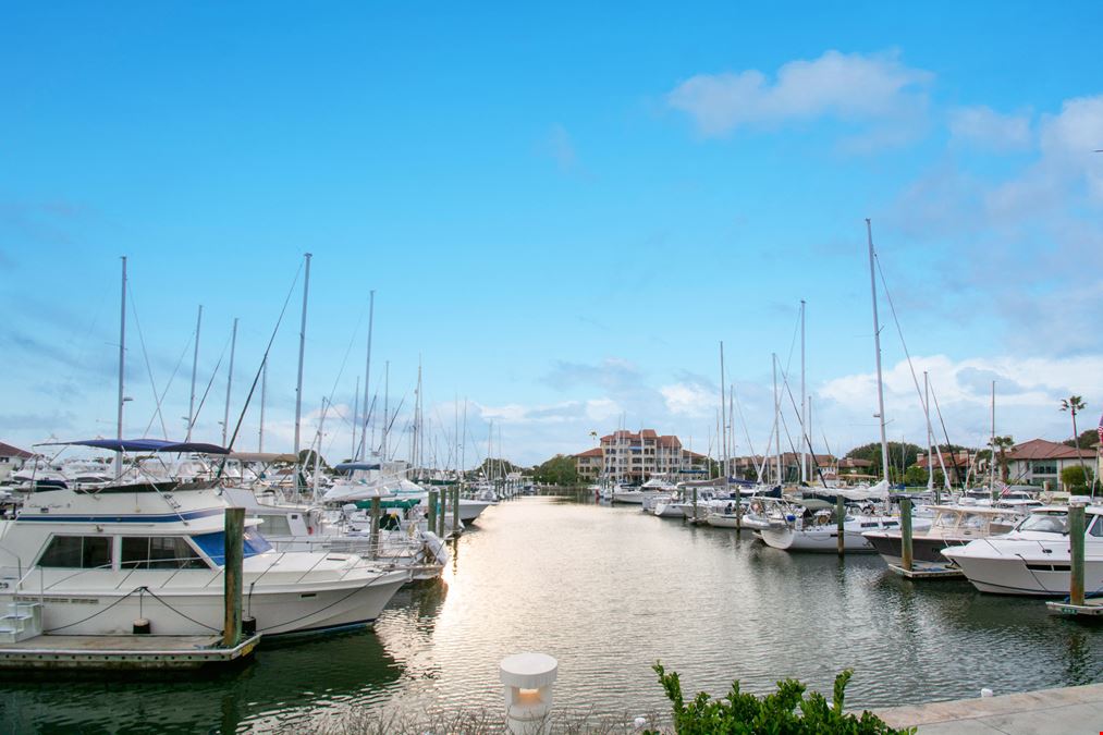 101 Yacht Club Dr