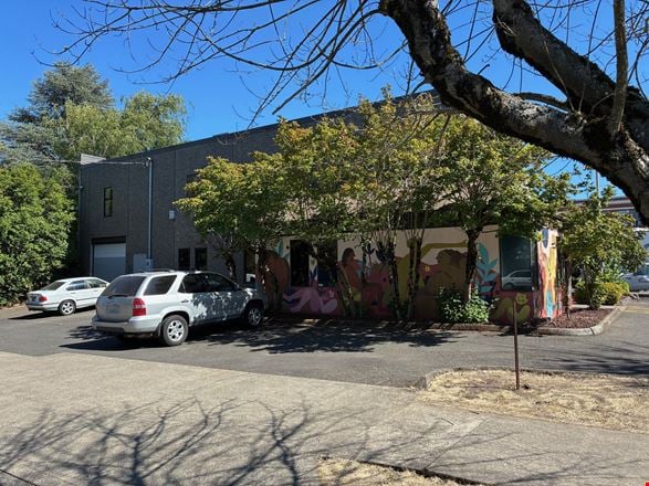 Preview of Industrial space for Rent at 2410 SE 10th Ave