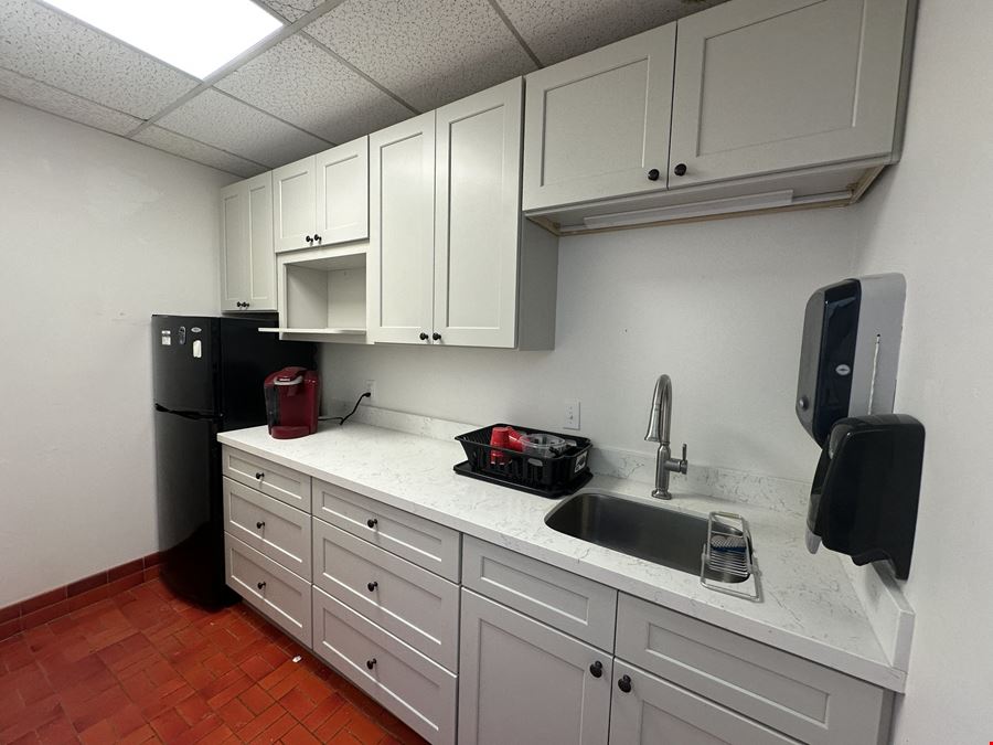 2530 SW 34th Street, Suite 20