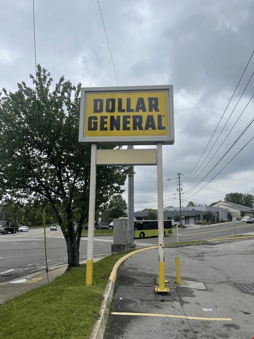 10,488 SF Retail Building – For Sale or Lease