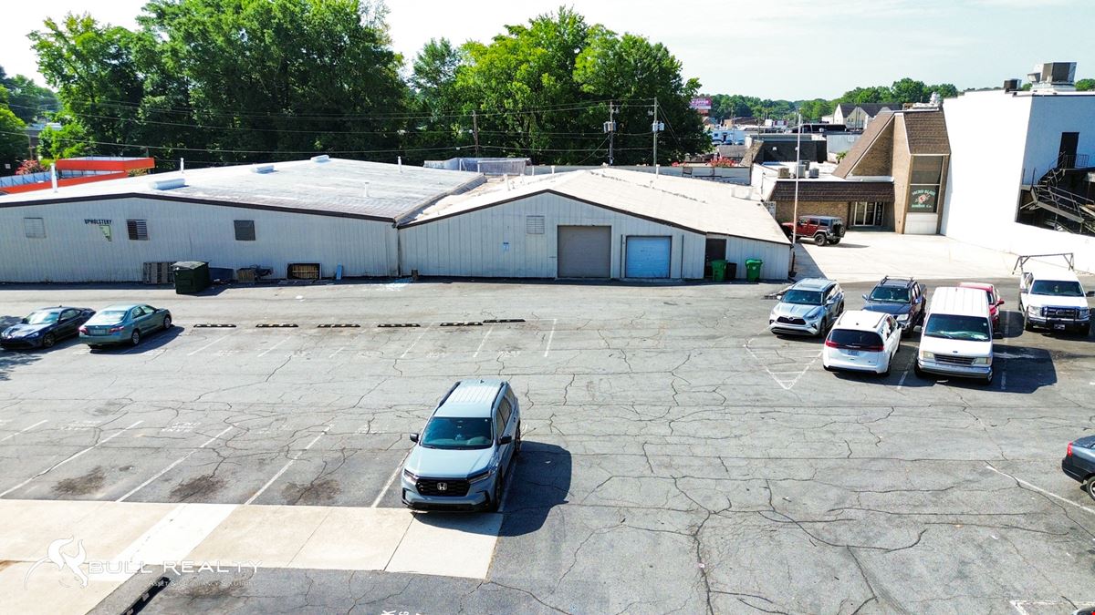 Warehouse/Showroom with Retail Frontage | ±7,554 SF | For Lease