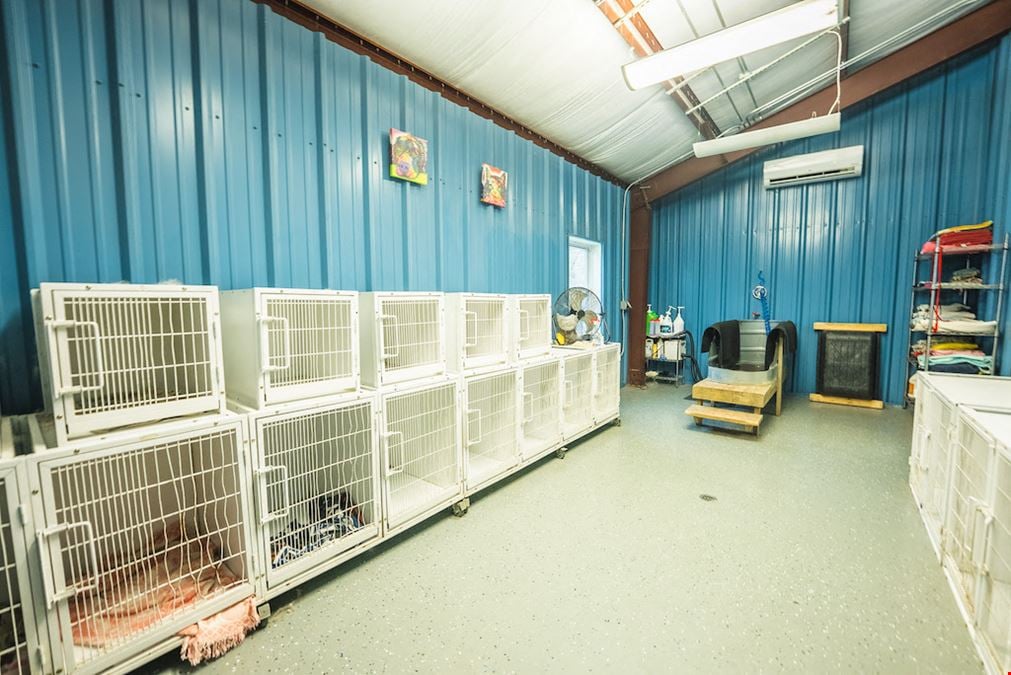 Commercial Building in Abingdon, VA for Sale