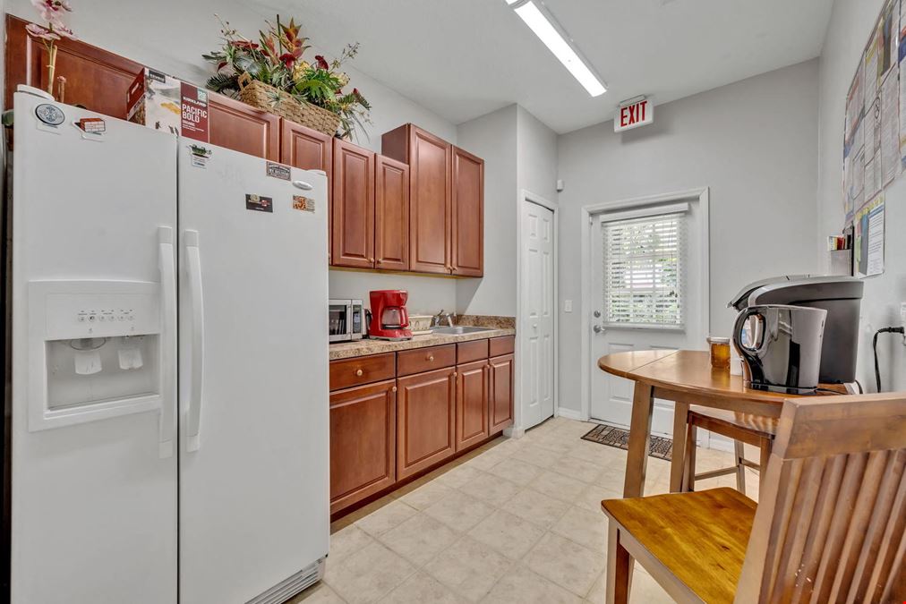 Gorgeous Oviedo Office For Sale
