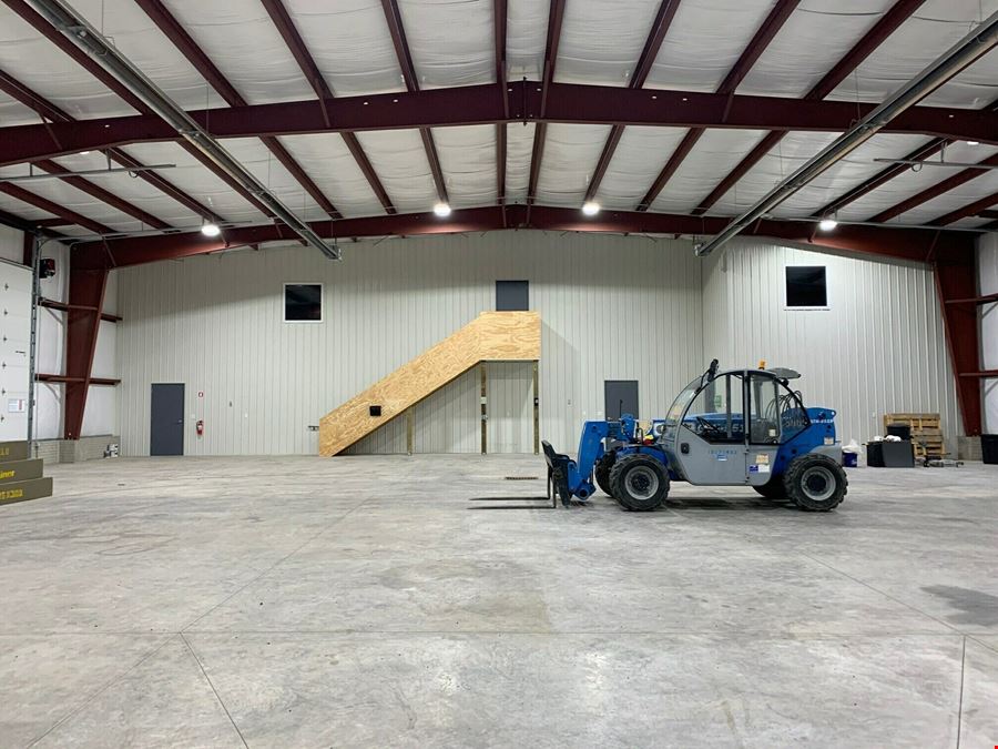 14,800 SF Office/Warehouse on 5.9 AC