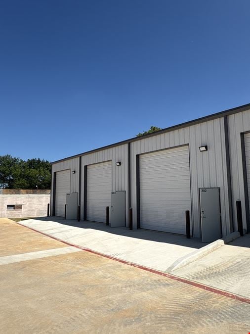 124 Golf Ave.  |  Tyler, TX 75702 Industrial Warehouse Unit