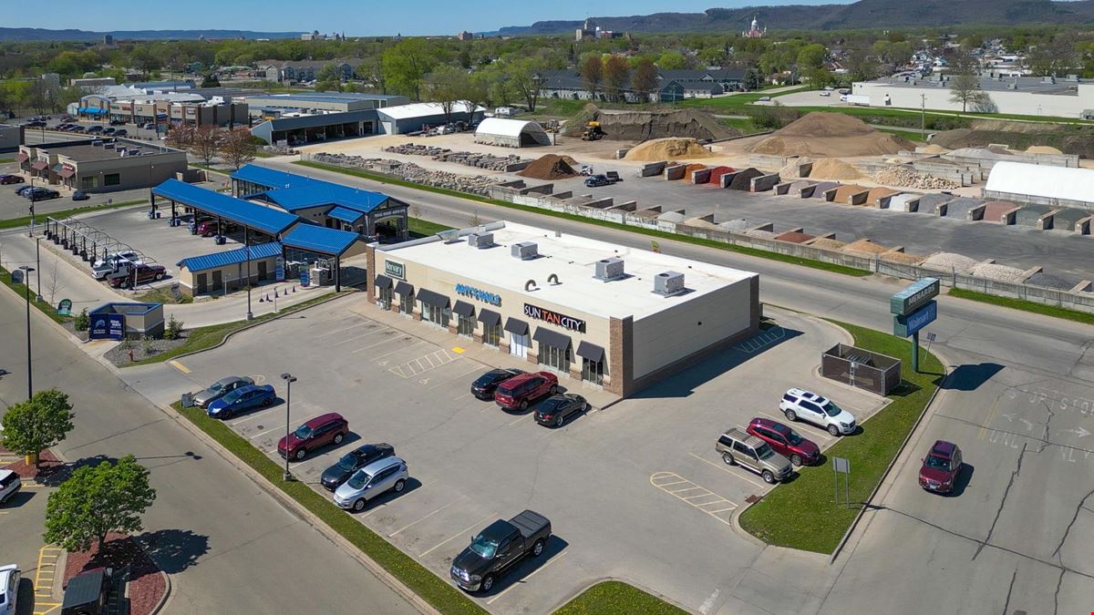 1035 Frontenac Dr - Winona Retail Center For Sale