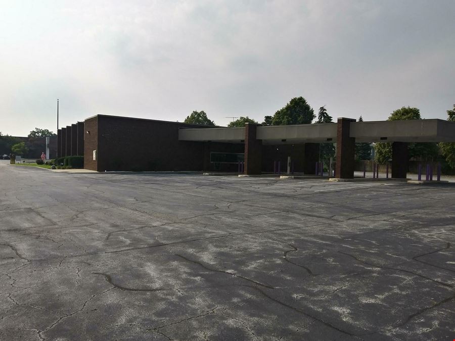 Schererville Former Bank Building