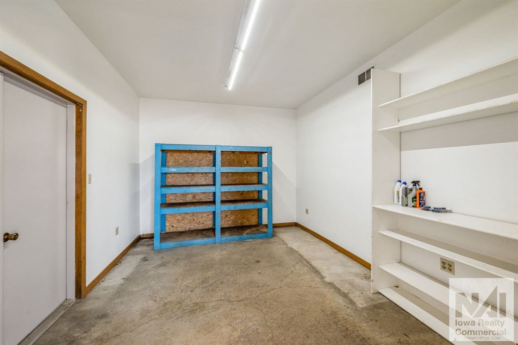1030 Old Marion Rd NE