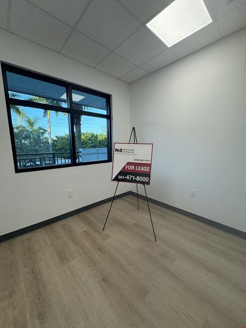 Private Offices with On-Site Podcast Studio - Connect Corporate Center