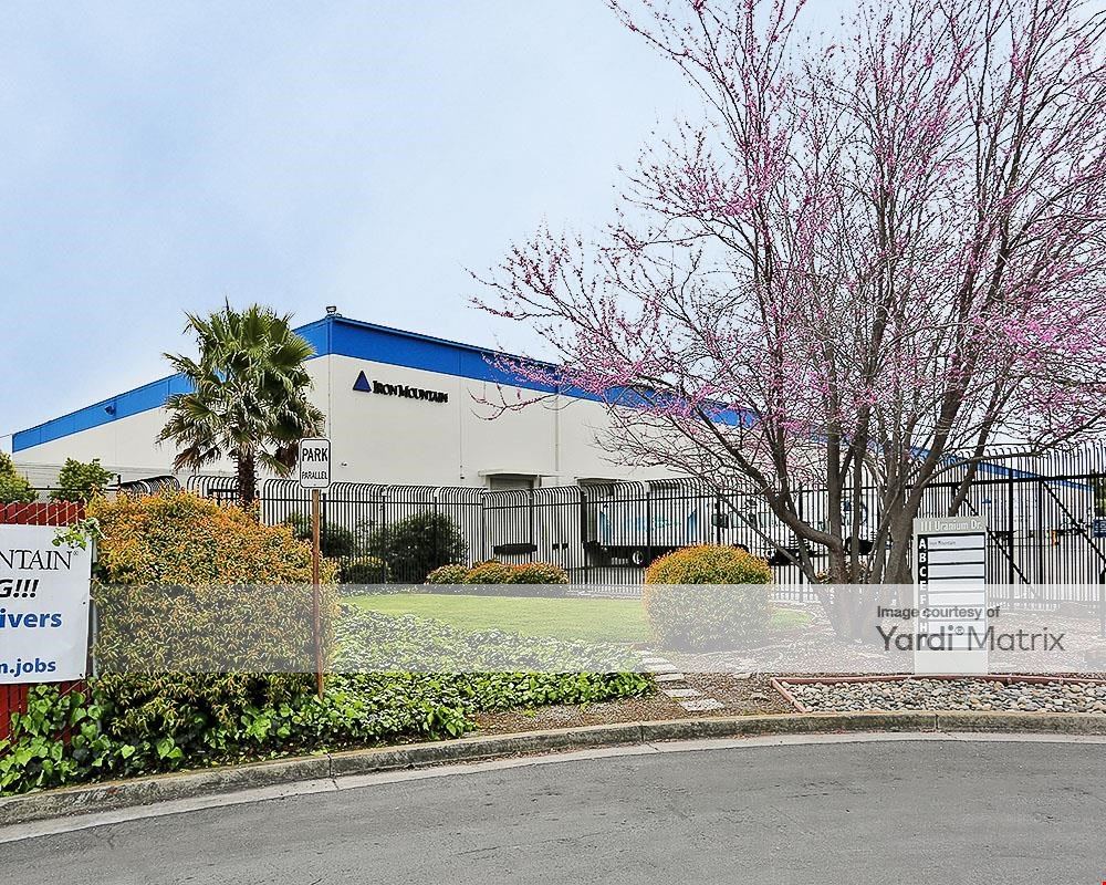 111 Uranium Rd