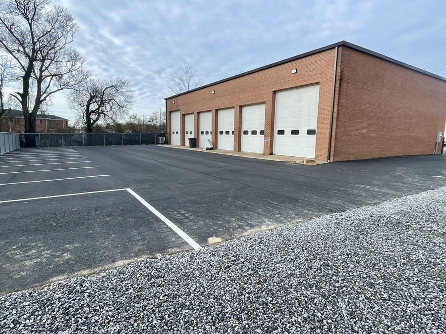 Six Bay Shop Building for Sale/Lease: Former Bennett's Front End Service