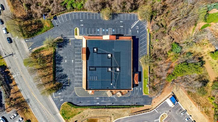 Opportunity to Lease Retail/Medical Building at Signalized Intersection