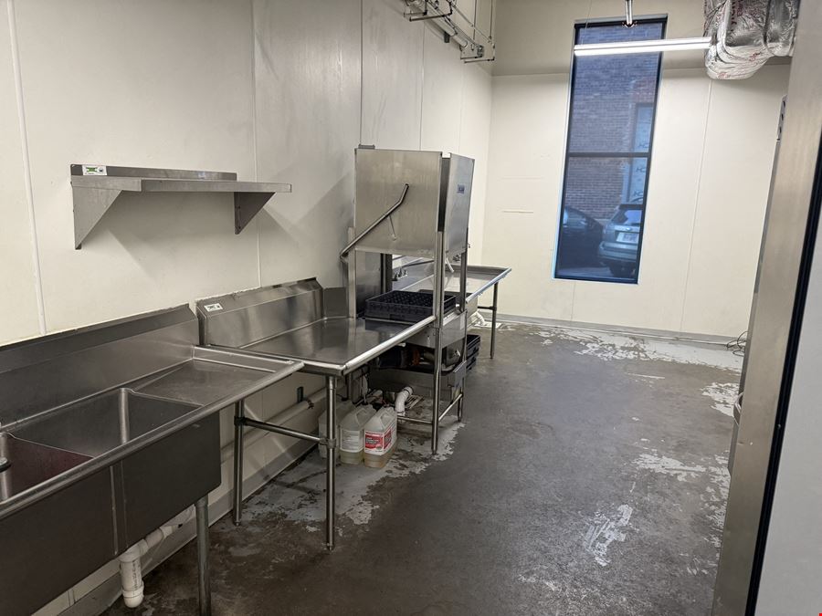 Jones421, Suite 115
