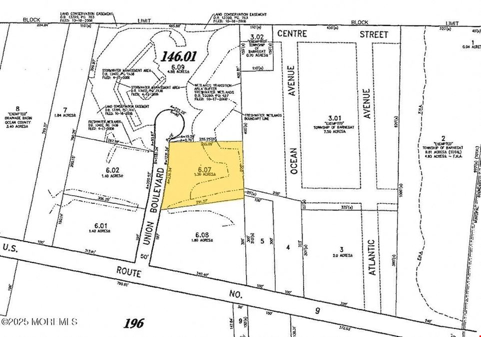 4 Union Blvd