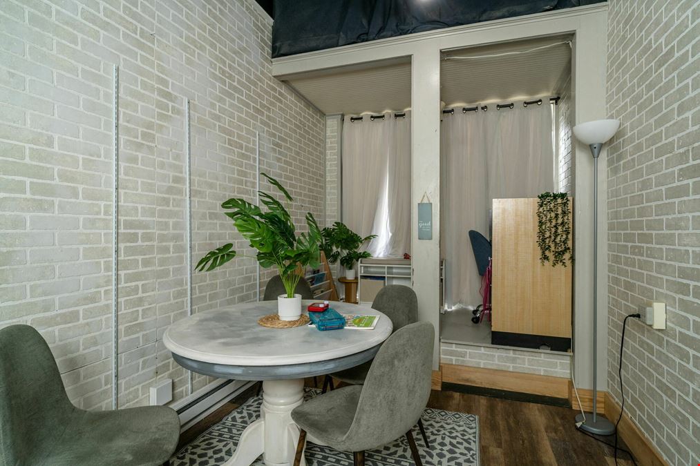 INVESTMENT OPPORTUNITY | 100% OCCUPIED RENOVATED MIXED-USE BUILDING