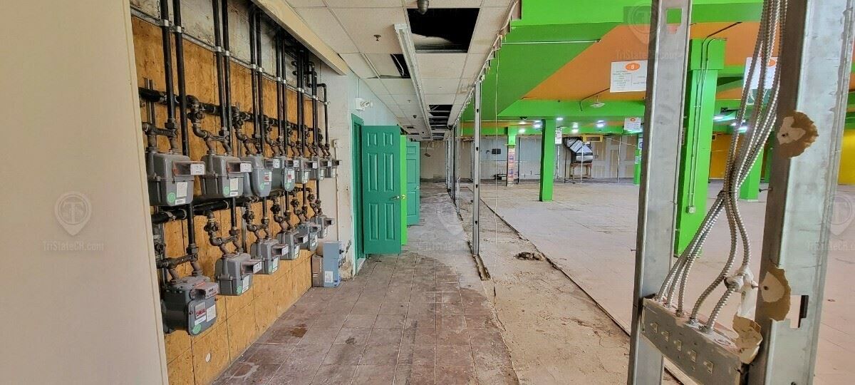 5,000 - 10,000 SF | 460 Driggs Avenue | Prime Corner Retail Spaces W/ 100 Ft of Frontage for Lease