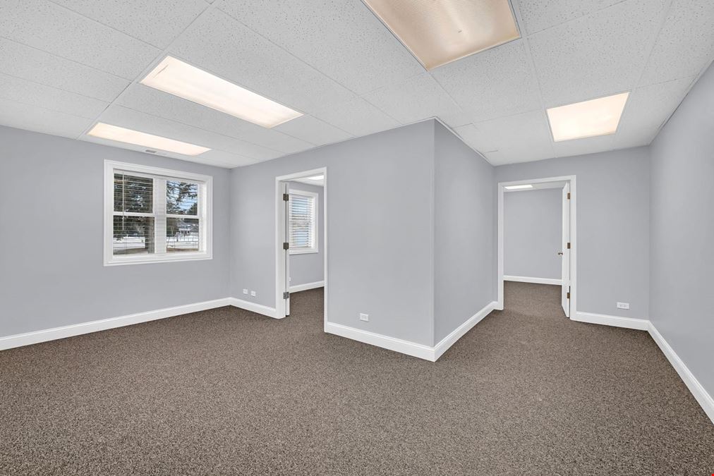 29W030 Main St, Unit 202, Warrenville, IL, 60555