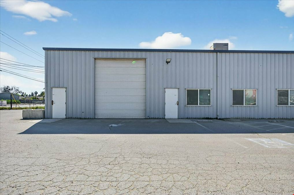 Move-In Ready Office/Warehouse in SE Fresno