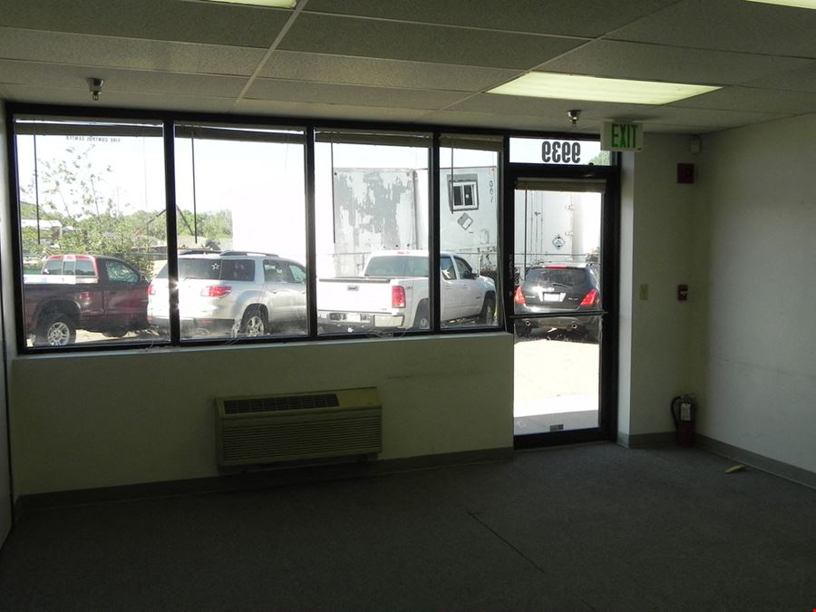 1,600 SF office/warehouse condo for sale/lease
