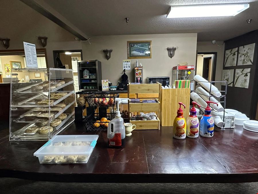 De Smet Inn & Suites