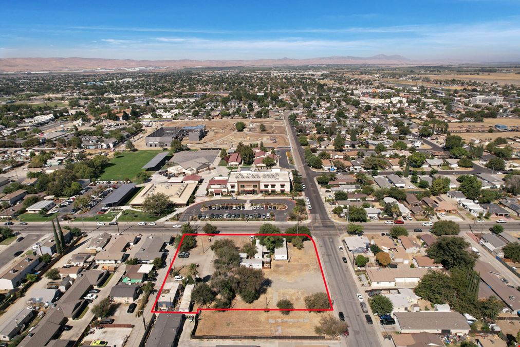 2840, 2888, 2896 Holly Dr