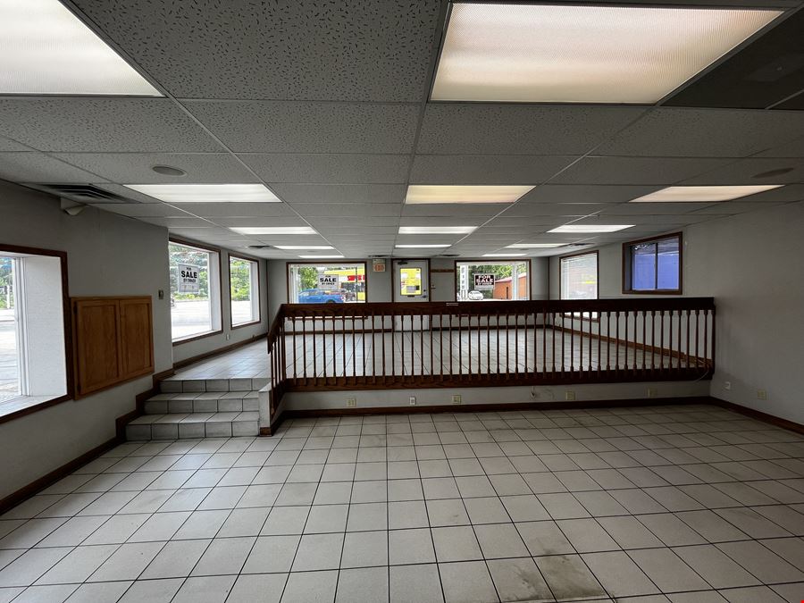 100 W 3rd Street - Corner Lot