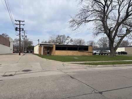 Preview of commercial space at 23539 Pinewood St