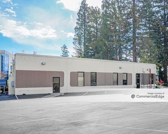 Preview of Industrial space for Rent at 580 North Pastoria Avenue