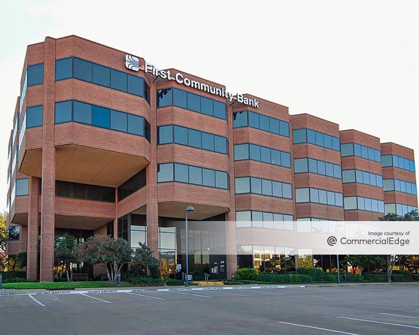 Collins Plaza