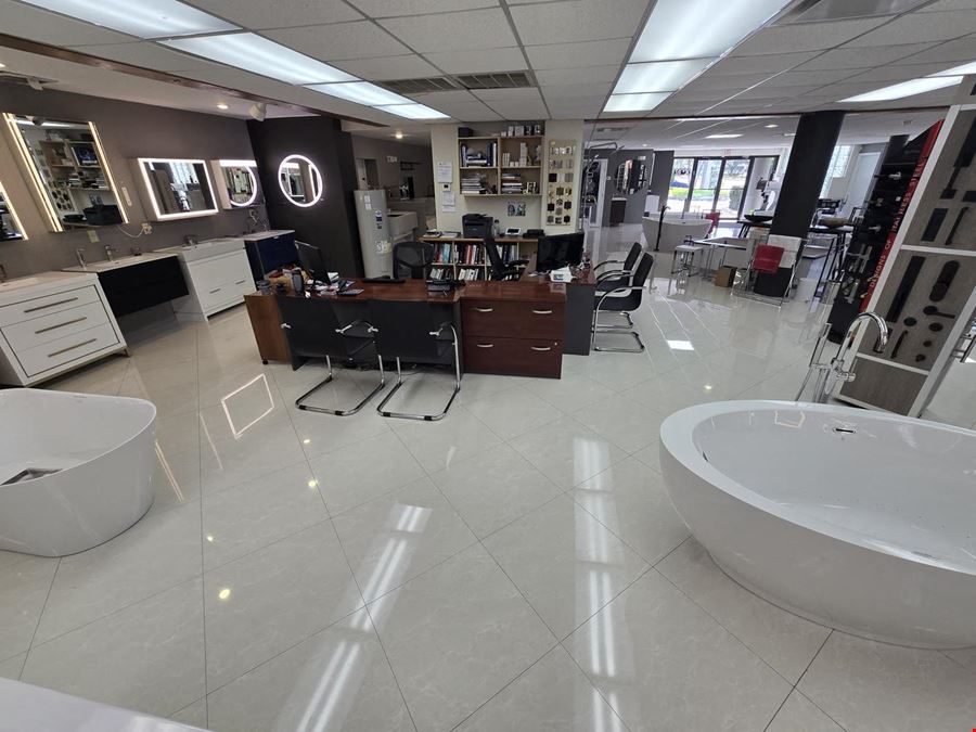 Freestanding Retail / Showroom Bldg