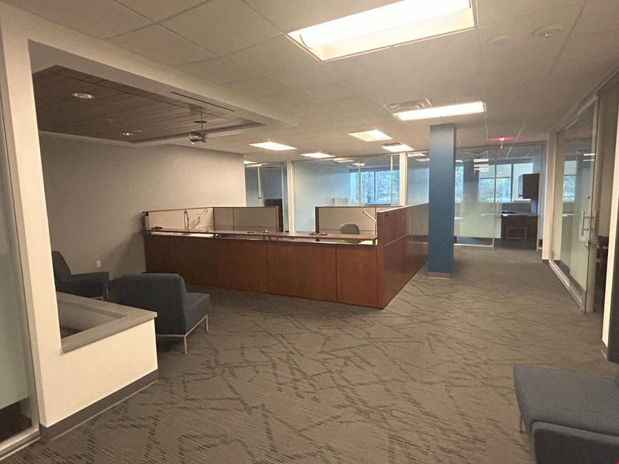 1725 N Commerce Pky