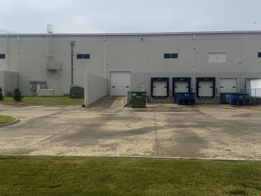 Centreport VII - 14301 FAA Blvd