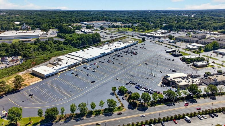Preview of Retail space for Rent at 1000 N Pine St